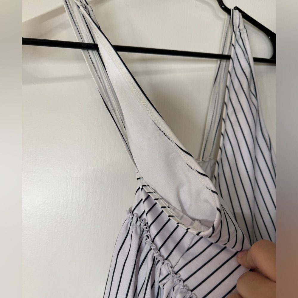 Kortni Jeane White Black Striped Peplum Bikini Swim Swimmers Top Size Small - Picture 4 of 12